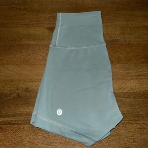 Lululemon Wunder Train Contour Fit
High-Rise Short 4" - Misty Glade Size 4